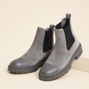 Steve Madden Boots Size 8.5 Medium Gray Suede Combat